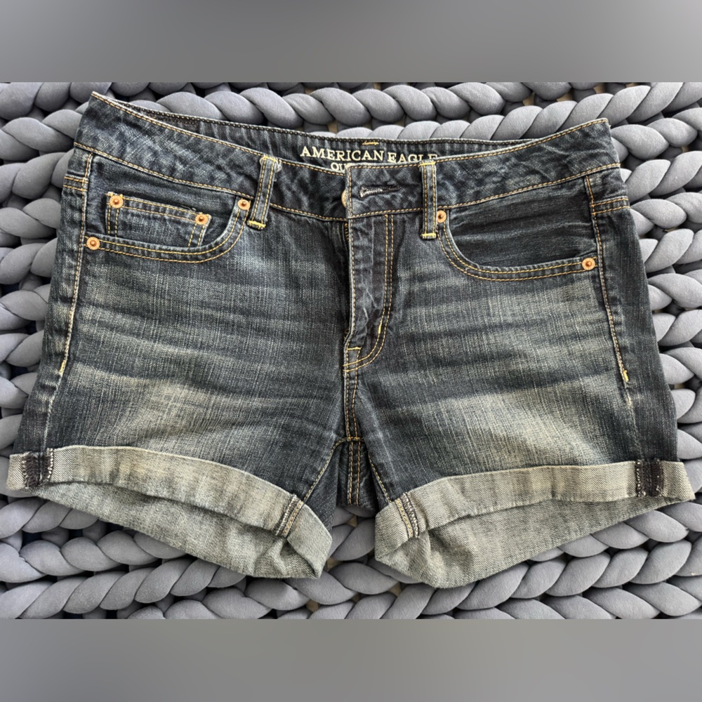 American Eagle Outfitters vintage dark denim cuff shorts size 4